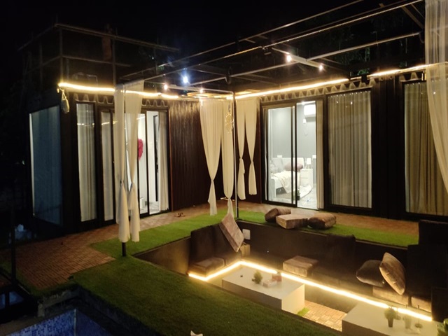 Premium-cabin16